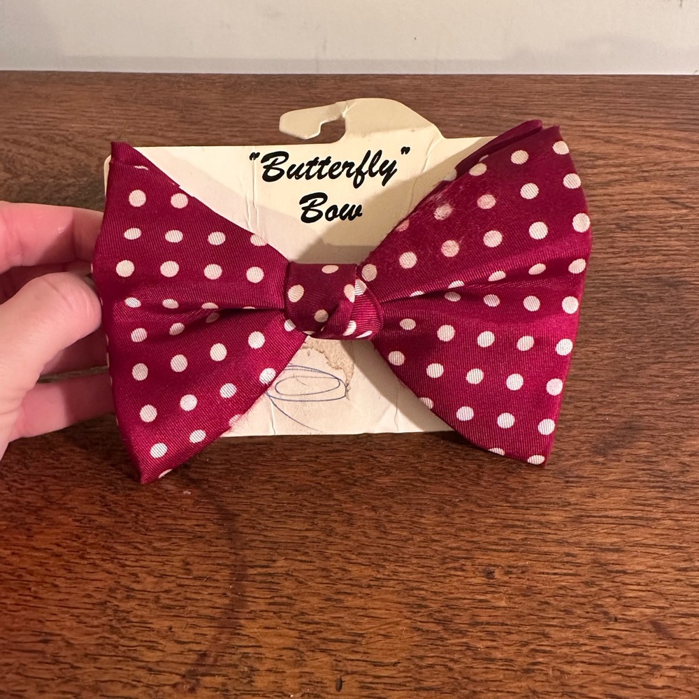 Polka Dot Bow Tie - Red and White clip on vintage